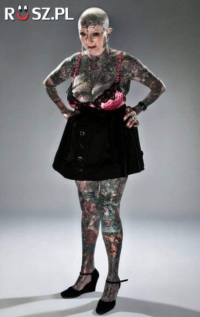 Jaki % jej ciała pokrywają tatuaże ?