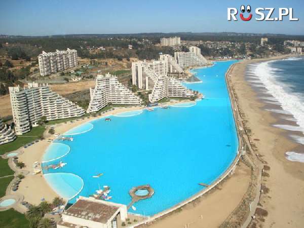 Ile metrów długości mierzy największy basen na świecie ?