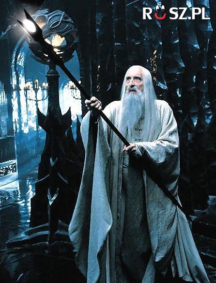 Ile lat ma aktor grający Sarumana?